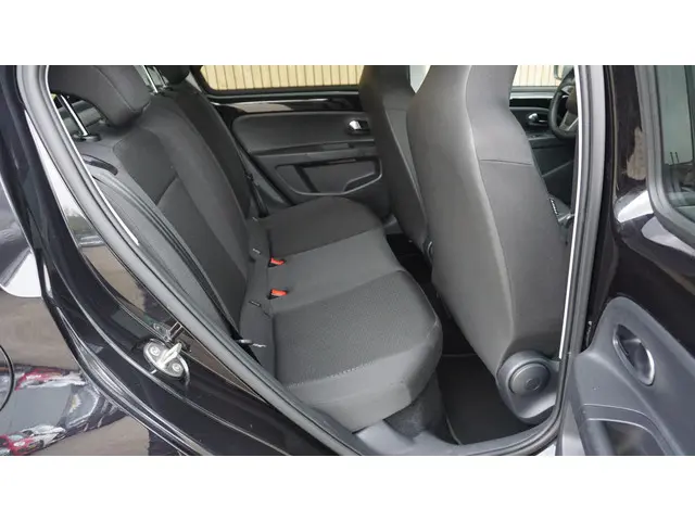 SEAT Mii 1.0 60PK 5Drs Sport Dynamic 2014 Benzine 18