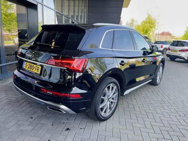 Audi Q5 40 TFSI S edition 2023 Hybride Benzine 4