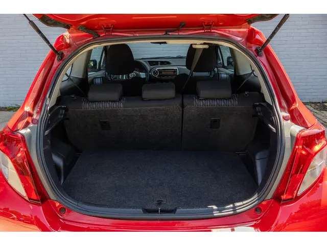 Toyota Yaris 1.0 VVT-i Aspiration 2014 Benzine 22