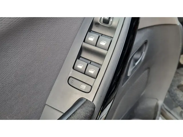 Citroën C4 Picasso 1.2 PureTech Selection 2017 Benzine 13