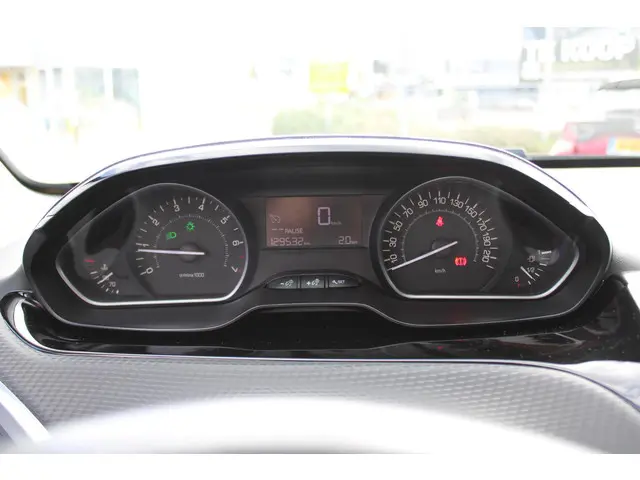 Peugeot 2008 1.2 PureTech Active 2016 Benzine 19
