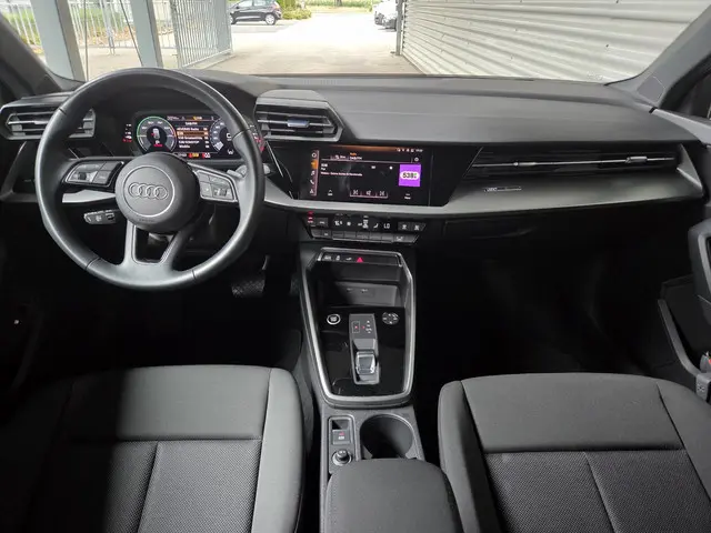 Audi A3 Sportback 40 TFSI e Edition 2022 Hybride Benzine 4