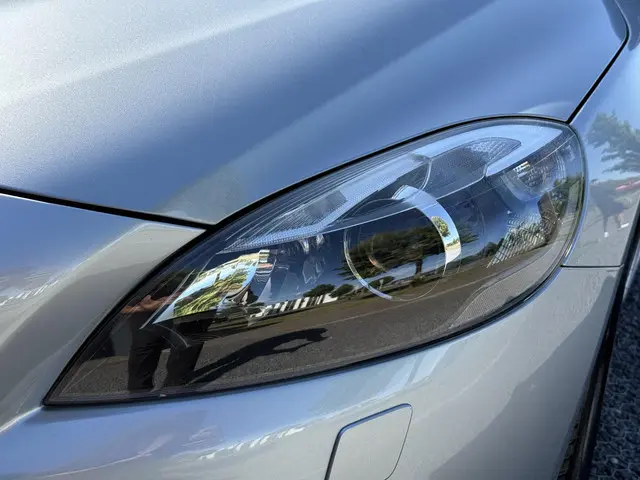 Volvo V40 Cross Country 1.6 D2 Summum 2013 Diesel 28