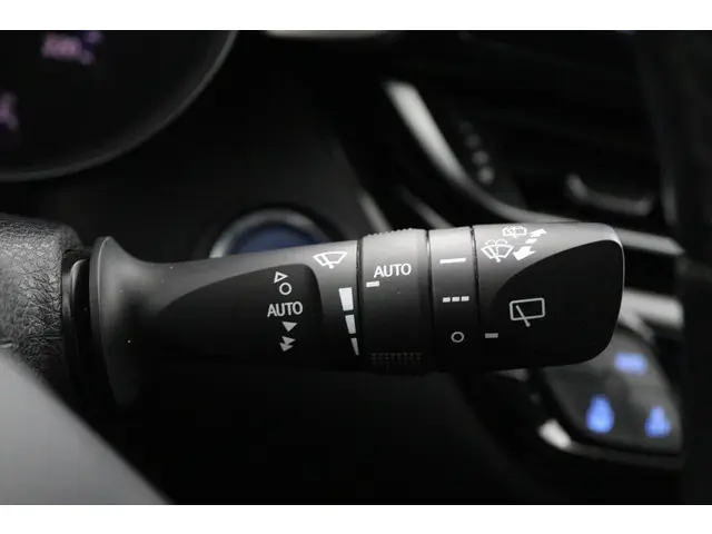 Toyota C-HR 1.8 Hybrid Dynamic 2018 Hybride Benzine 31