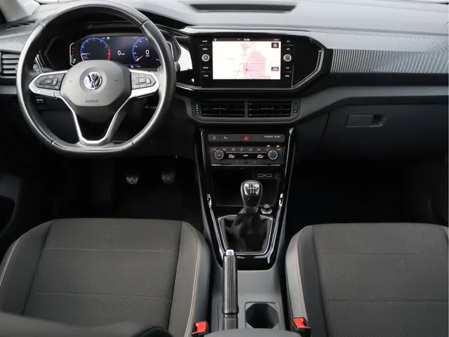 Volkswagen T-Cross 3