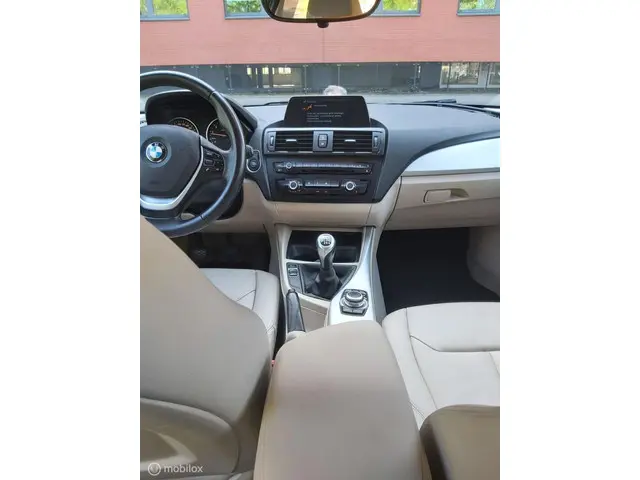 BMW 1 Serie 114i EDE Business Sport 2013 Benzine 67