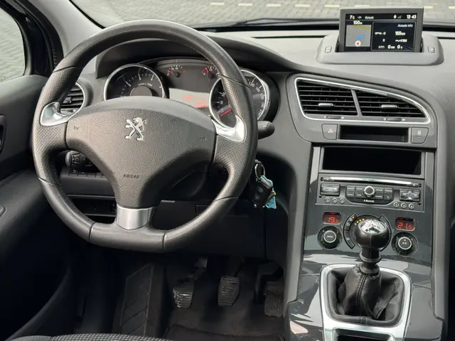 Peugeot 5008 1.2 PureTech Style 7p. 2016 Benzine 18