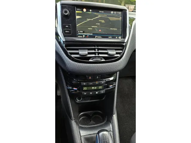 Peugeot 208 1.2 PureTech Allure 2018 Benzine 10