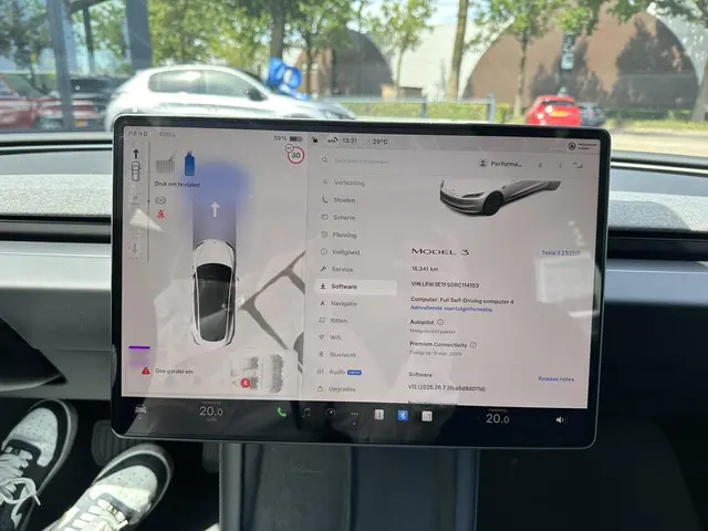 Tesla Model 3 RWD 60 kWh 2024 Elektrisch 19