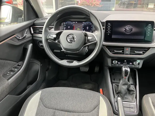 Škoda Kamiq 1.0 TSI Bus.Ed. 2021 Benzine 16