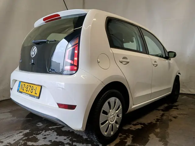 Volkswagen up! 1.0 BMT move up! SCHADEAUTO!! 2017 Benzine 5