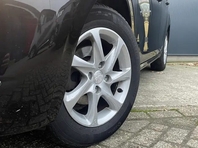 Peugeot 208 1.2 PureTech Style 2015 Benzine 3