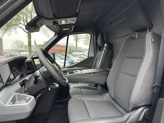 Renault Master T35 2.0 dCi 130 L2H2 Advance 2024 Diesel 11