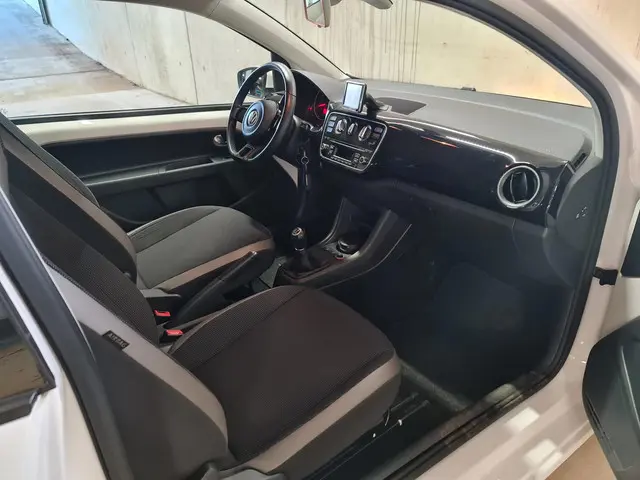 Volkswagen up! 1.0 high up! BlueMotion 2014 Benzine 11