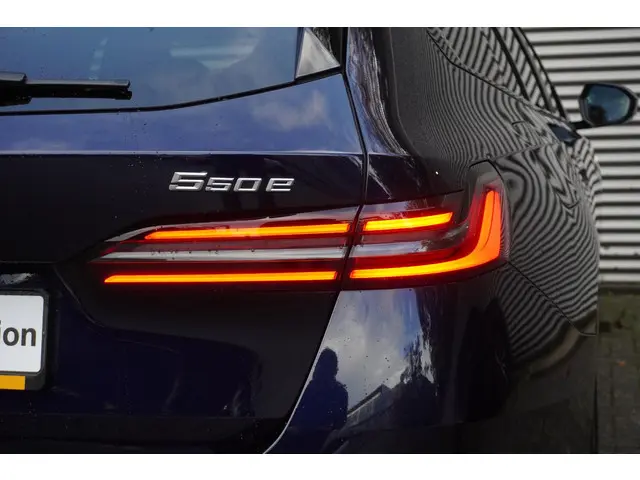 BMW 5 Serie Touring 550e xDrive 2025 Hybride Benzine 26