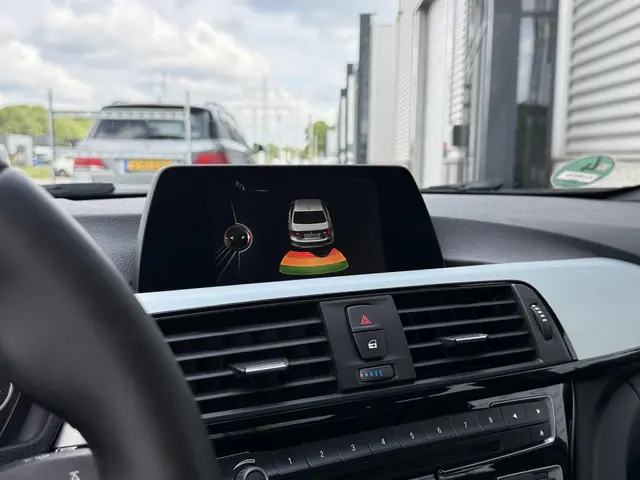 BMW 3 Serie 330e M Sport 2016 Hybride Benzine 16