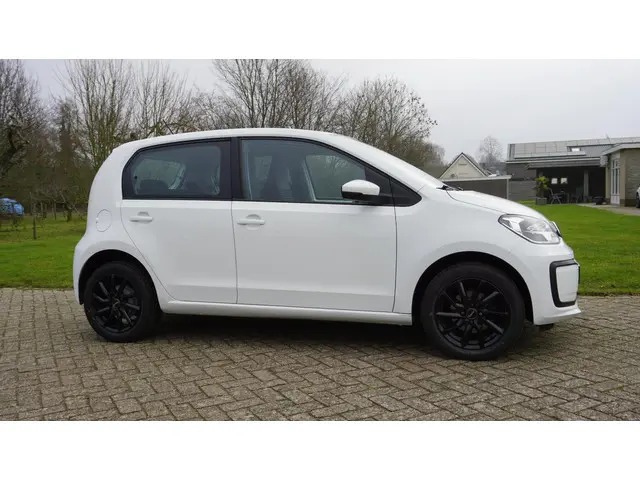 Volkswagen up! 1.0 2022 Benzine 3