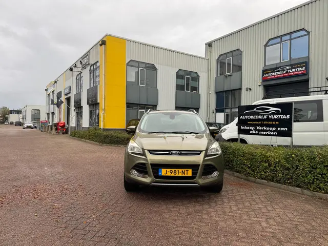 Ford Kuga 1.6 Titanium 4WD AUTOMAAT!! 2013 Benzine 2