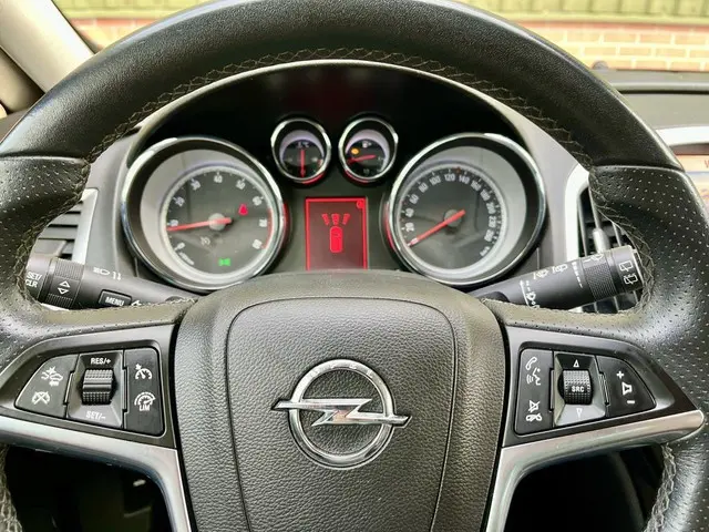 Opel Astra GTC 1.6 Turbo Sport - OPC Pakket 2012 Benzine 42