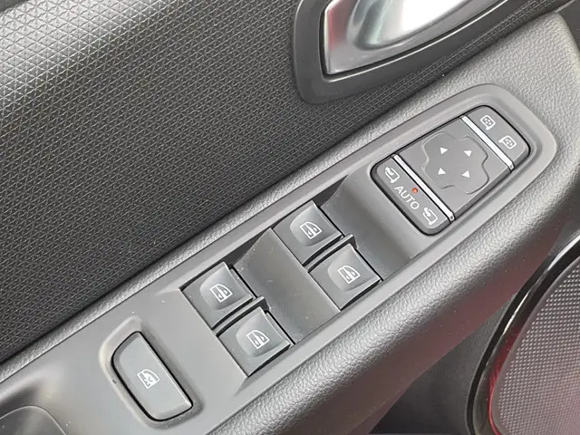 Renault Clio Estate 0.9 TCe Intens 2018 Benzine 16