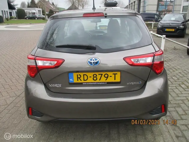 Toyota Yaris 1.5 Hybrid Executive 2017 Hybride Benzine 4
