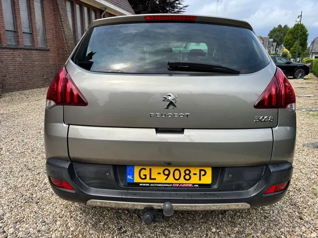 Peugeot 3008 1.2 PureTech Style 2015 Benzine 7
