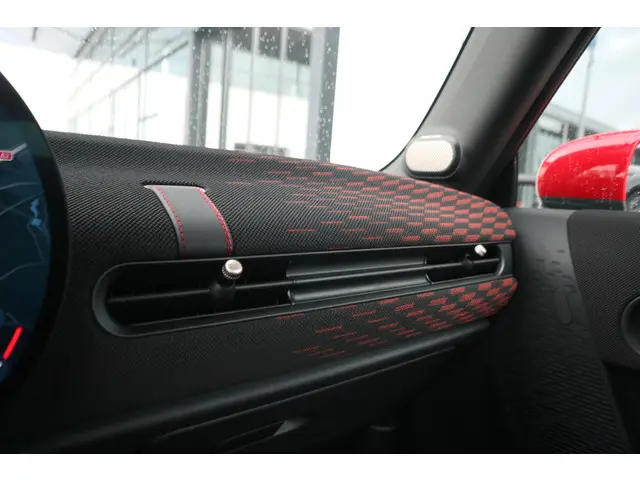 MINI 3-Deurs John Cooper Works 2025 Benzine 19