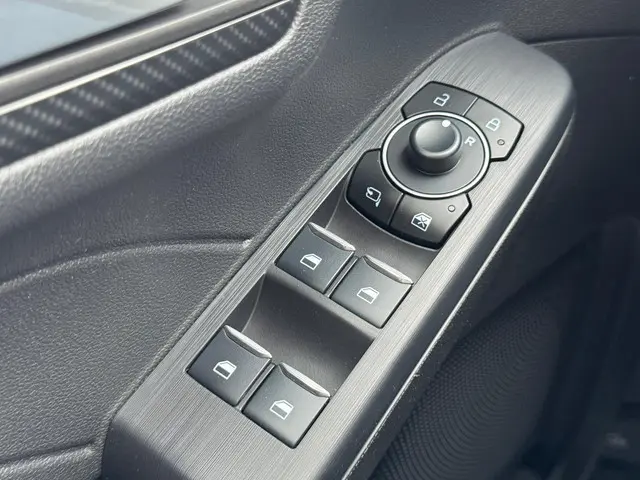 Ford Kuga 2.5 FHEV ST-Line 2025 Hybride Benzine 25