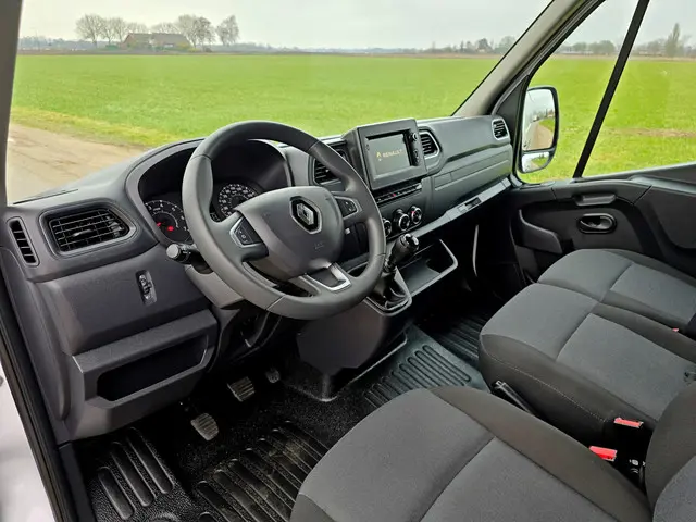 Renault Master T35 2.3 dCi 135 L3 H2 2022 Diesel 19