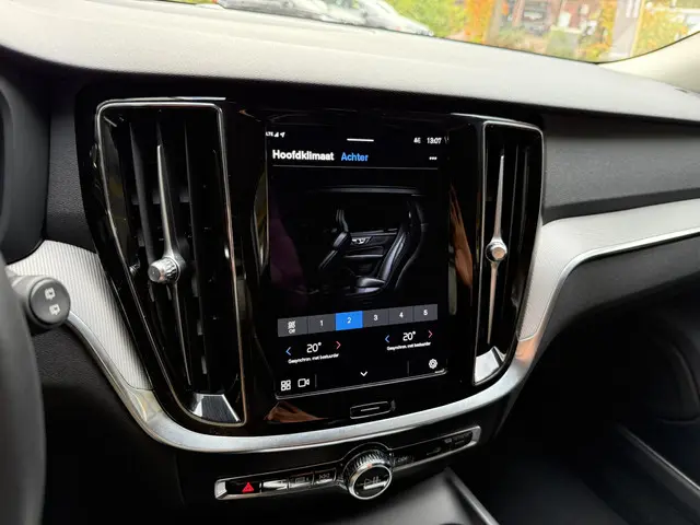 Volvo V60 2.0 B4 Plus Bright 2022 Benzine 33