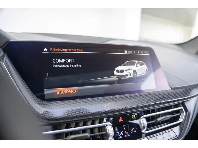 BMW 1 Serie 5-deurs 118i 2024 Benzine 37