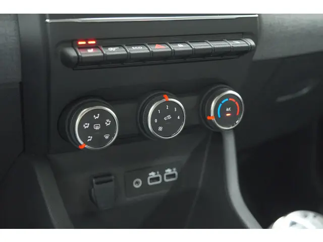 Renault Clio TCe 90 Evolution 2024 Benzine 46