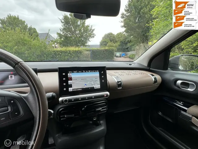 Citroën C4 Cactus 1.2 PureTech Shine 2015 Benzine 18