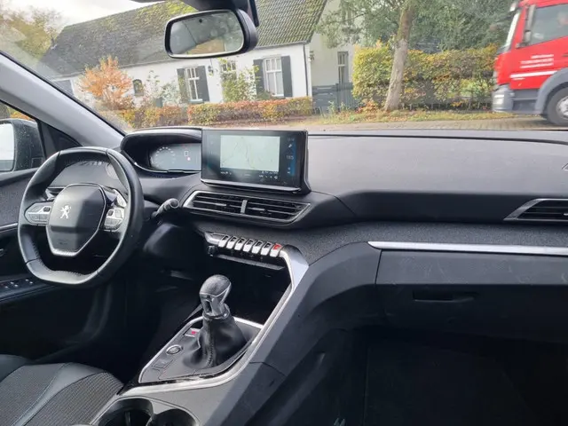 Peugeot 5008 1.2 PT Allure P.Bns 2022 Benzine 13