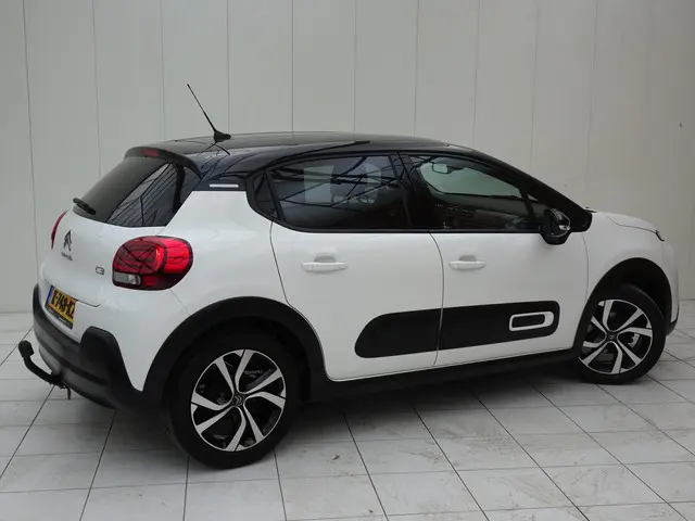 Citroën C3 PureTech S&S 83 Shine 2021 Benzine 2