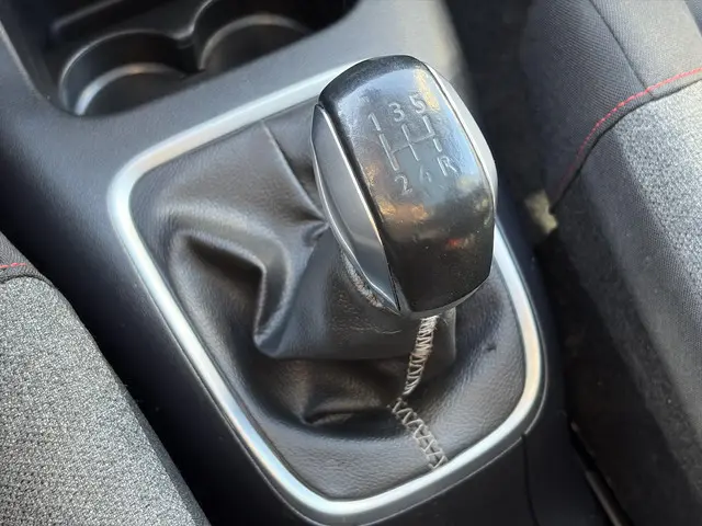 Citroën C3 1.2 PureTech S&S Shine 2017 Benzine 29