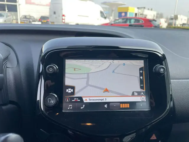 Citroën C1 1.0 VTi Shine / camera / navigatie 2019 Benzine 7
