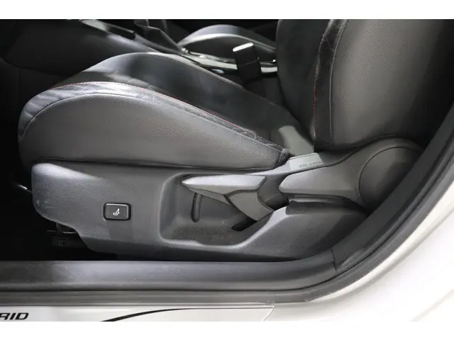 Toyota Corolla 1.8 Hybrid Executive, 2019 Hybride Benzine 20