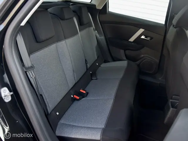Citroën C4 100pk Feel | Airco | Navi | 2021 Benzine 11