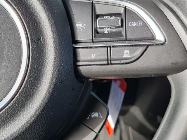 Suzuki Swift 1.2 Select Smart Hybrid 2023 Benzine 25