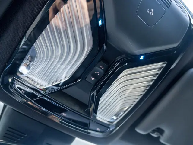 BMW 3 Serie Touring 330e 2021 Hybride Benzine 37