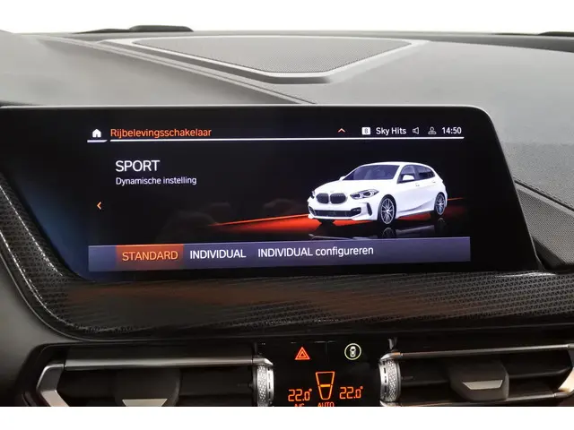 BMW 1 Serie 120iA M-Sport+ 2023 Benzine 38