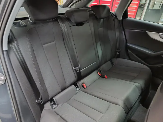 Audi A4 Avant 35 TFSI Advanced Edition 2023 Benzine 13