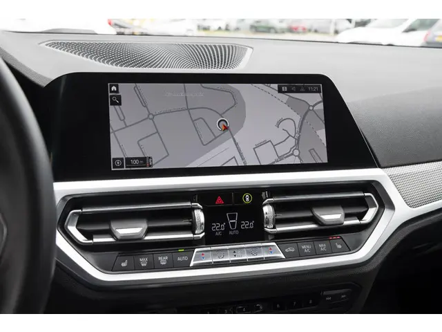 BMW 3 Serie 320i High Executive 2020 Benzine 21
