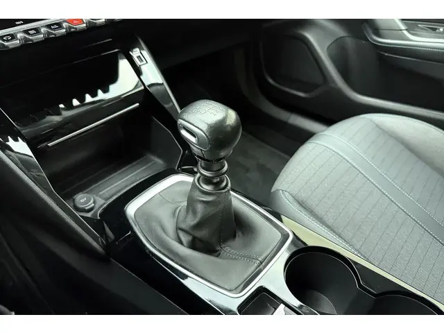 Peugeot 2008 1.2 PureTech Allure Pack 2022 Benzine 28