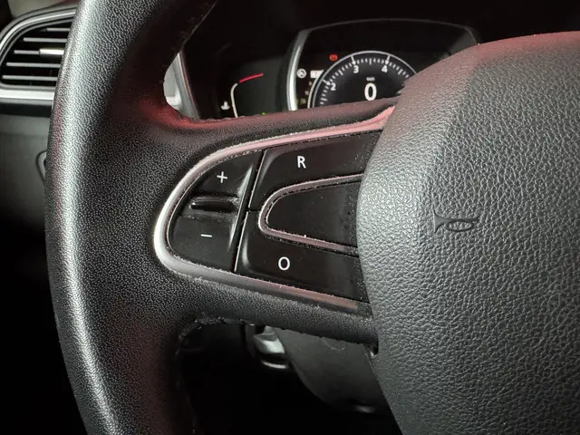 Renault Kadjar 1.2 TCe Bose 2016 Benzine 28