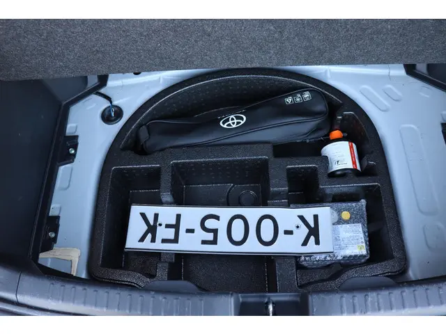 Toyota Yaris 1.5 Hybrid Executive 2020 Hybride Benzine 37