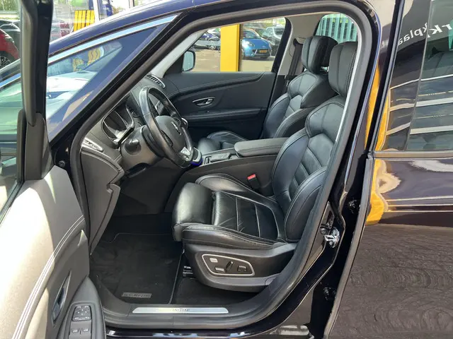 Renault Scénic 1.3 TCe Initiale Paris 2018 Benzine 7