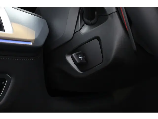 BMW XM PHEV 30 kWh 2023 Hybride Benzine 8