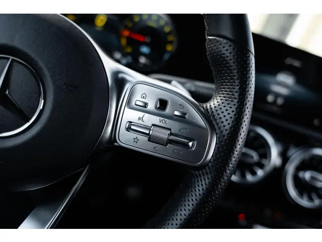 Mercedes-Benz CLA 250 e AMG 2020 Hybride Benzine 28